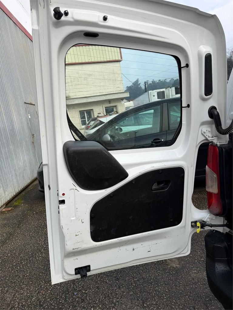 Foto 13 CITROEN-BERLINGO COMBI 5  S&S LIVE 3LKX