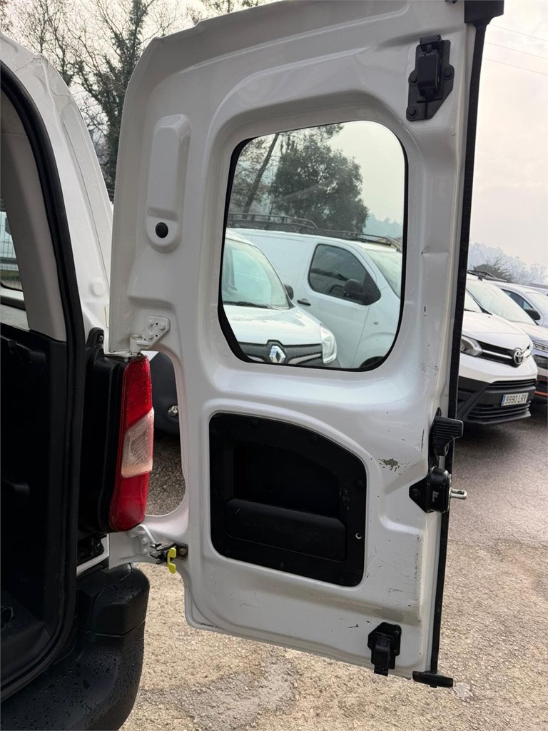 Foto 18 CITROEN-BERLINGO COMBI 5  S&S LIVE 3LKX