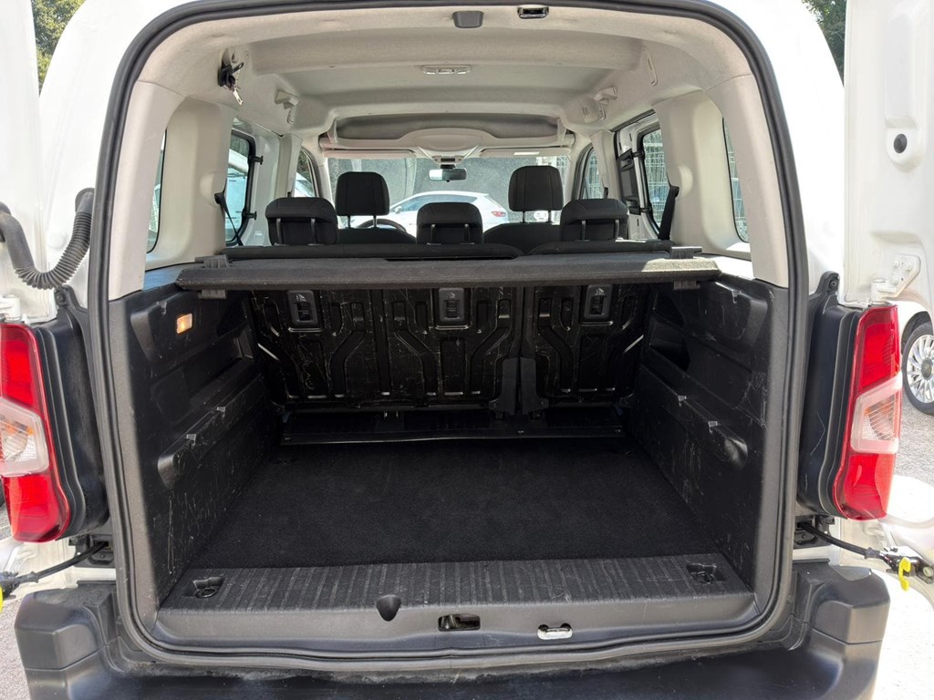 Foto 14 CITROEN-BERLINGO COMBI 5 S&S LIVE 7LLH