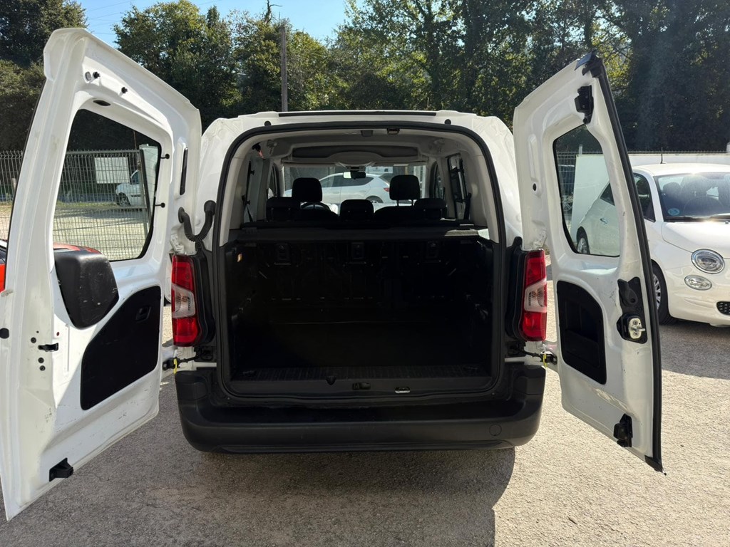 Foto 5 CITROEN-BERLINGO COMBI 5 S&S LIVE 7LLH