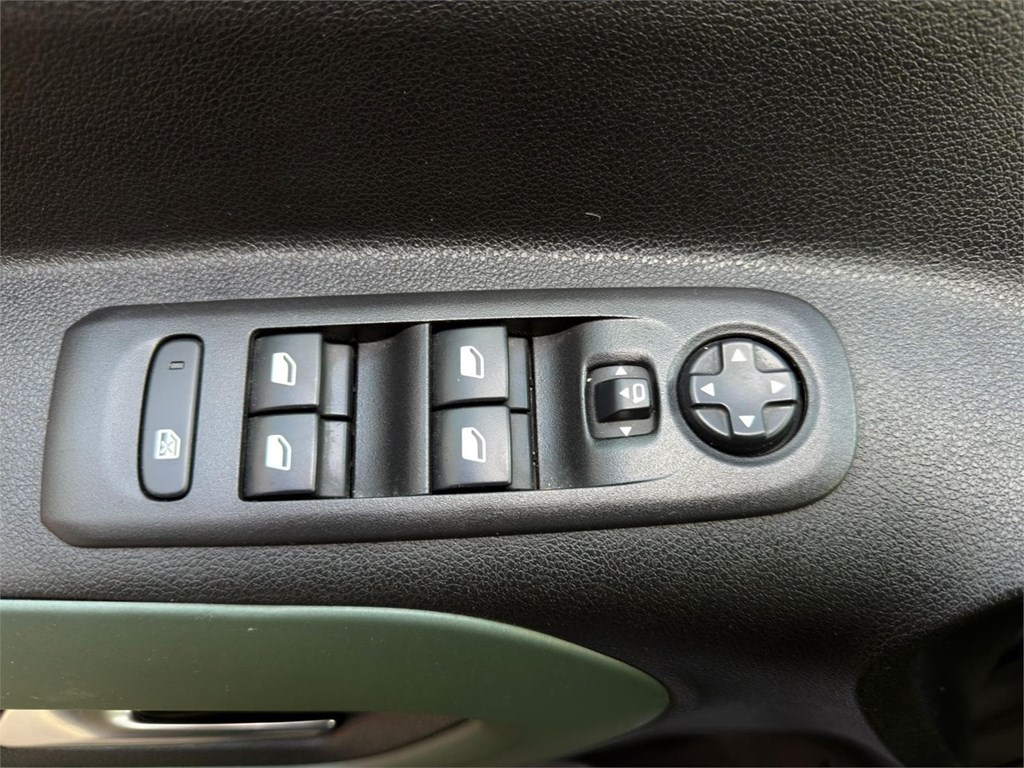 Foto 6 CITROEN-BERLINGO M COMBI 5 XTR 12LDG