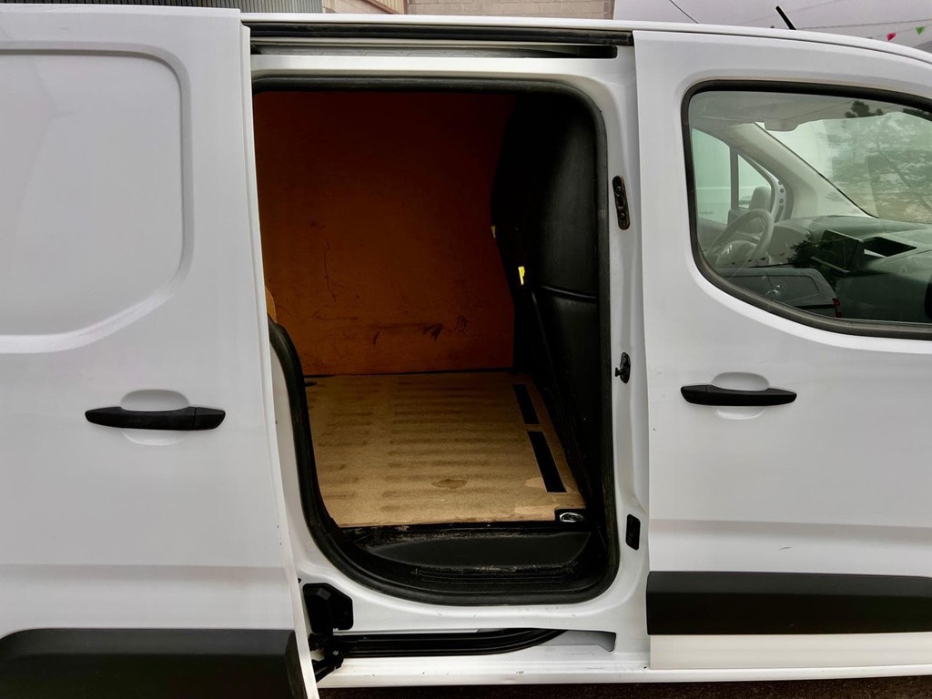 Foto 18 CITROEN-BERLINGO TALLA M 3 PLAZAS LDT