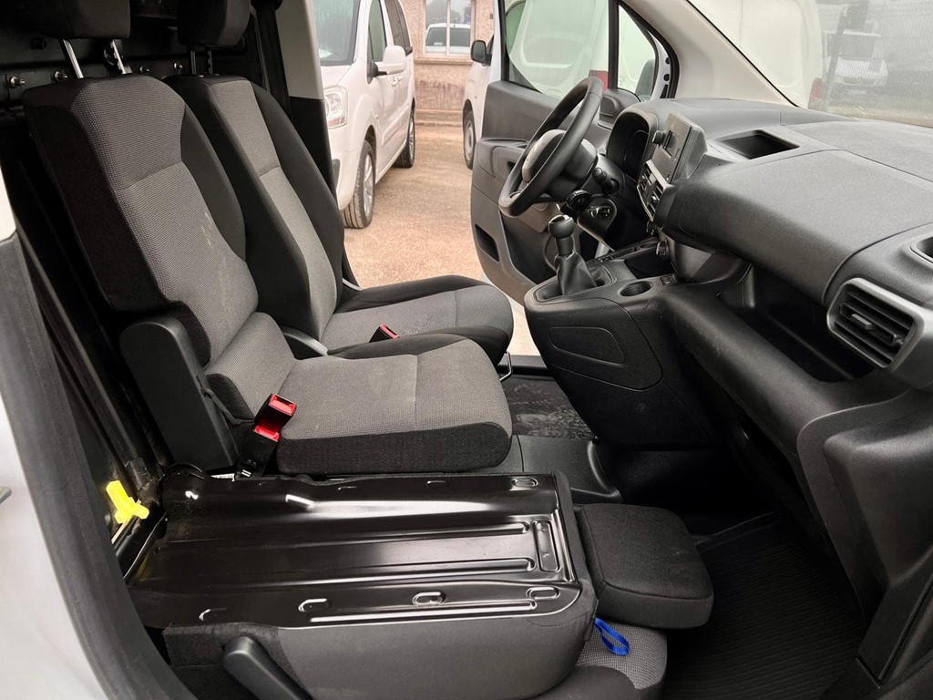 Foto 6 CITROEN-BERLINGO TALLA M 3 PLAZAS LDT