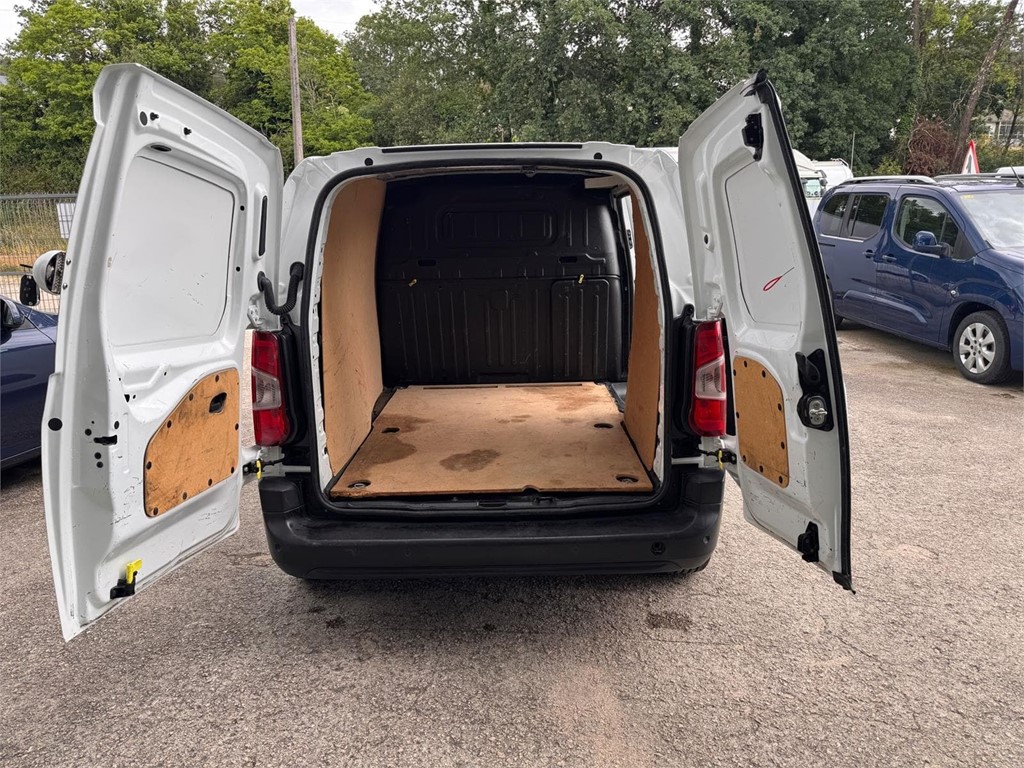 Foto 12 CITROEN-BERLINGO TALLA M 3 PLAZAS MODUWORK LTN 