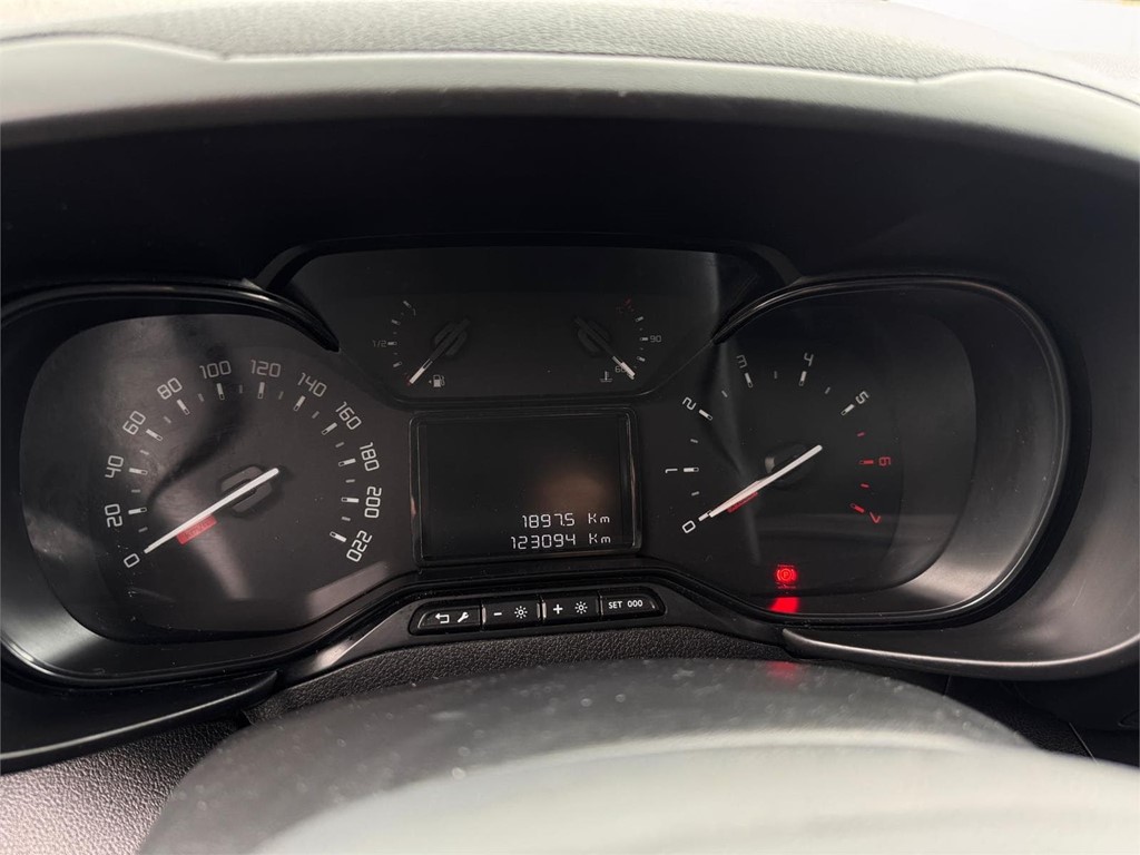 Foto 16 CITROEN-BERLINGO TALLA M 3 PLAZAS MODUWORK LTN 