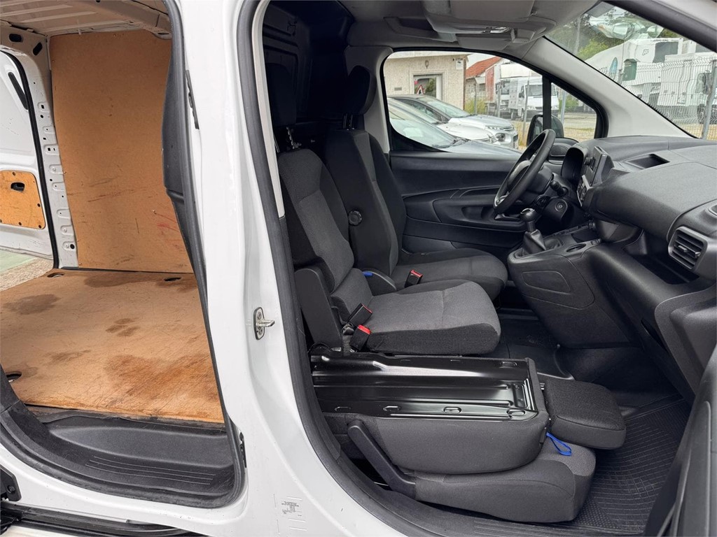 Foto 18 CITROEN-BERLINGO TALLA M 3 PLAZAS MODUWORK LTN 