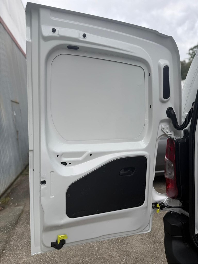 Foto 24 CITROEN-BERLINGO XL 3PLZ MODUWORK 28LKS