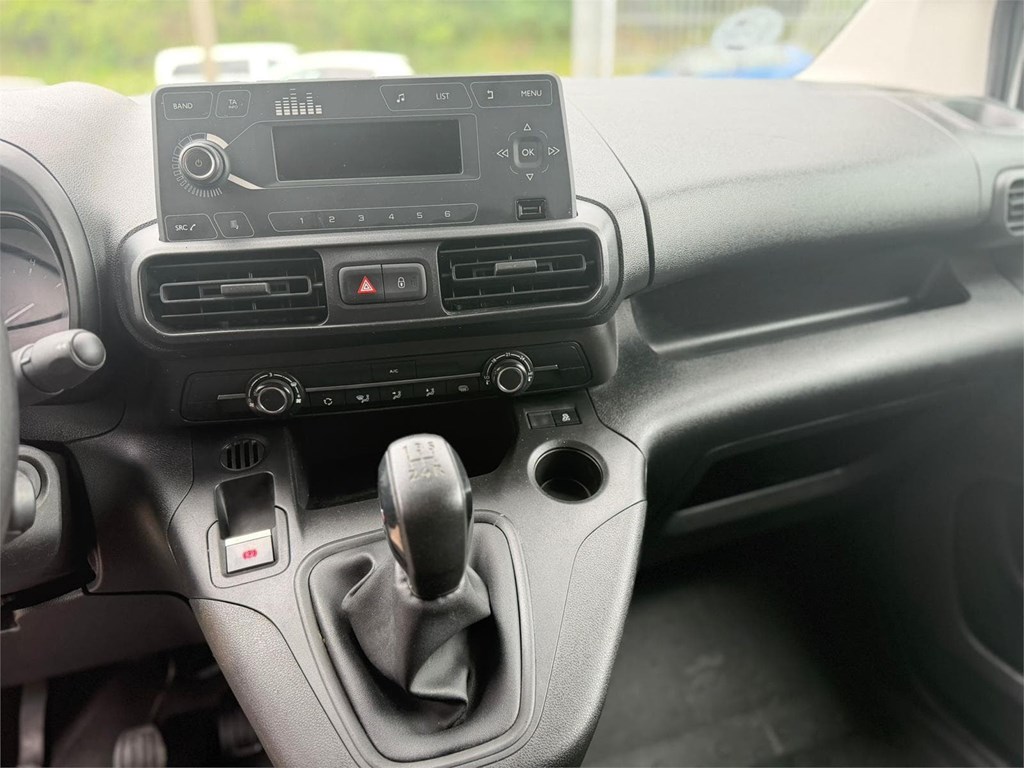 Foto 9 CITROEN-BERLINGO XL 3PLZ MODUWORK 28LKS