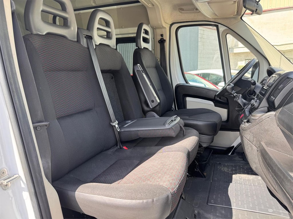 Foto 9 Citroën-Jumper 330 L2H2 Combi 9 Plazas Adaptada PMR 48LGC