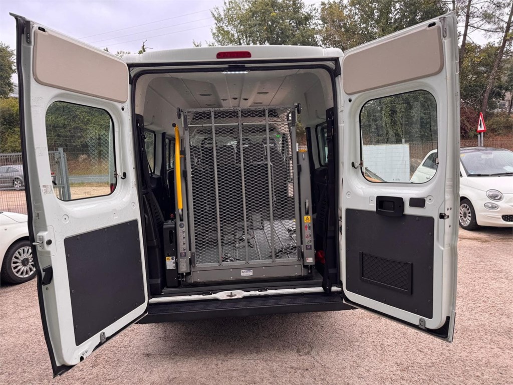 Foto 17 CITROËN-JUMPER COMBI 9 Plazas  33 L2H2 PMR Adaptada KYD