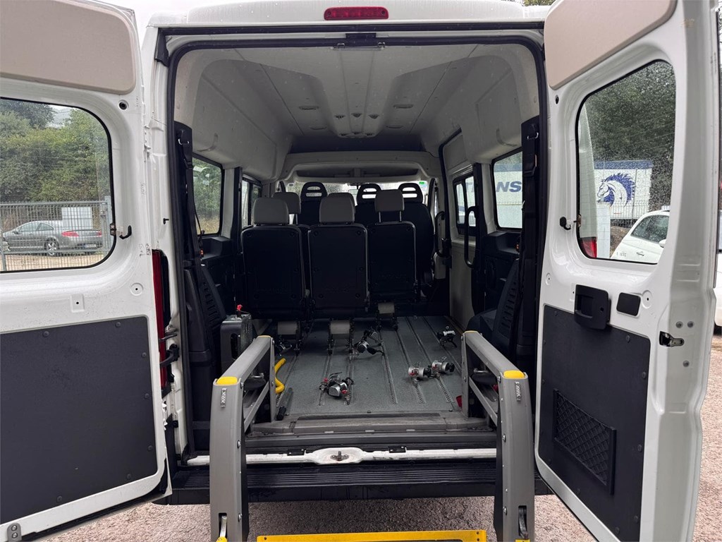 Foto 34 CITROËN-JUMPER COMBI 9 Plazas  33 L2H2 PMR Adaptada KYD