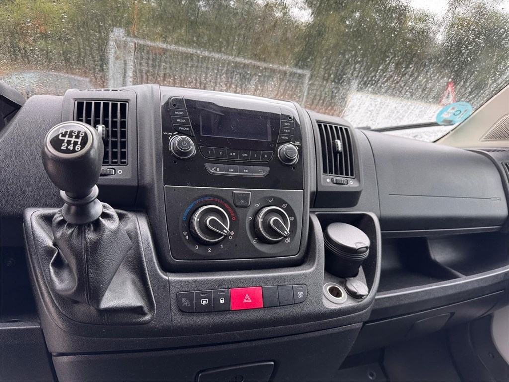 Foto 9 CITROËN-JUMPER COMBI 9 Plazas  33 L2H2 PMR Adaptada KYD