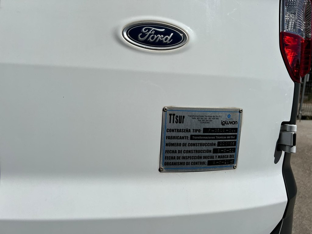 Foto 19 FORD-TRANSIT COURIER ISOTERMO CLIMA INT