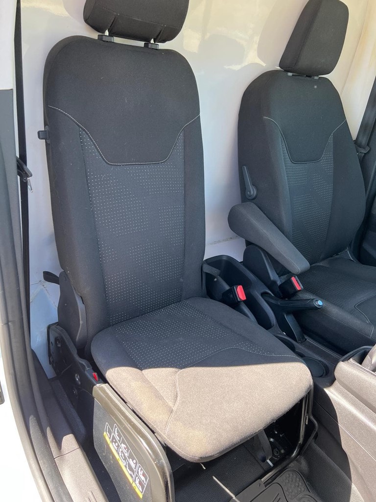 Foto 7 FORD-TRANSIT COURIER ISOTERMO CLIMA INT