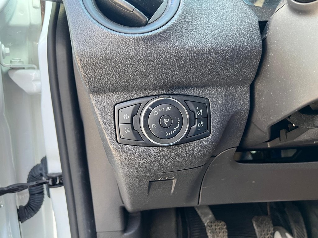 Foto 9 FORD-TRANSIT COURIER ISOTERMO CLIMA INT
