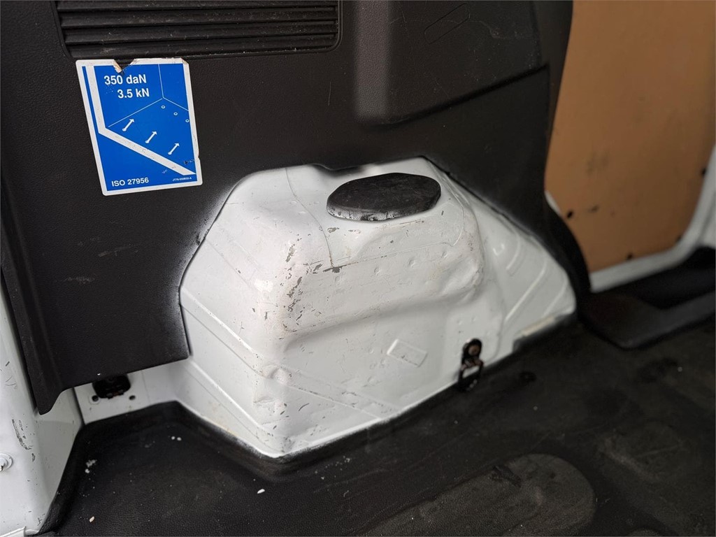 Foto 25 FORD-TRANSIT COURIER VAN