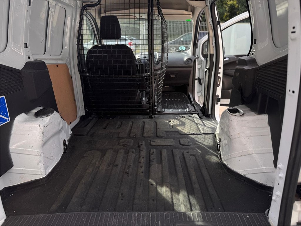 Foto 26 FORD-TRANSIT COURIER VAN
