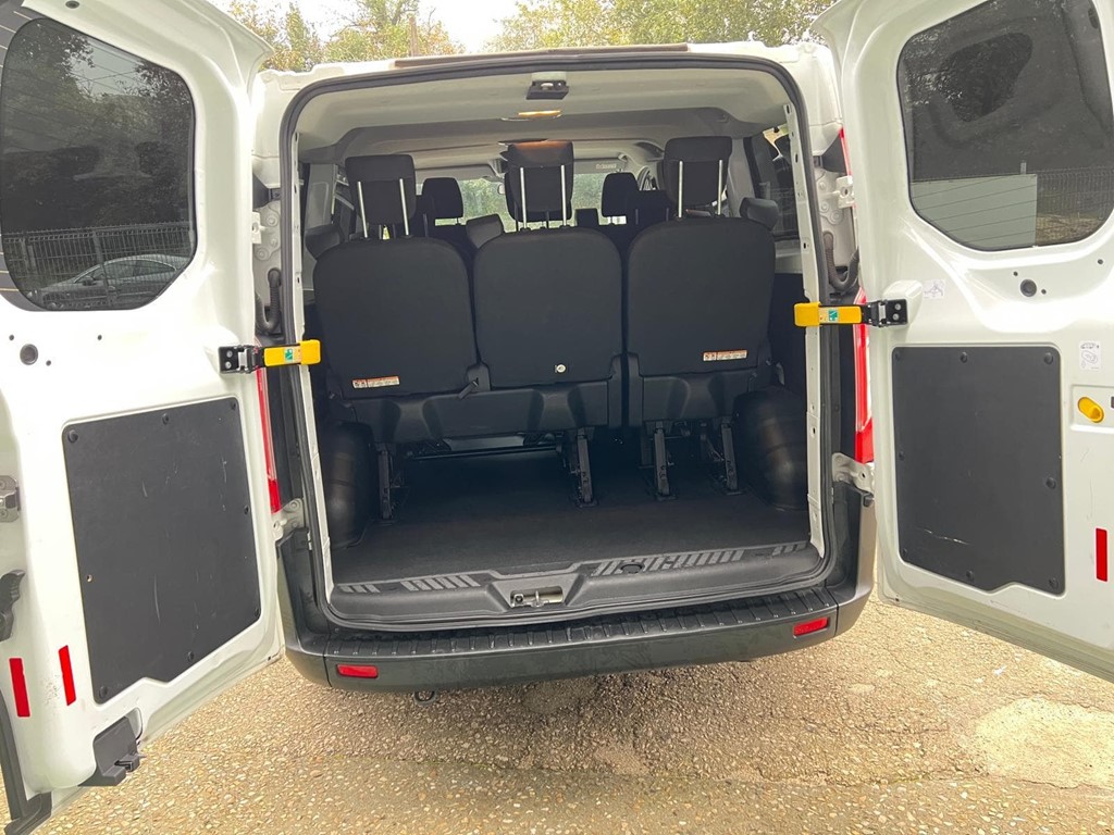 Foto 11 FORD-TRANSIT CUSTOM AMBIENTE 9 PLAZAS