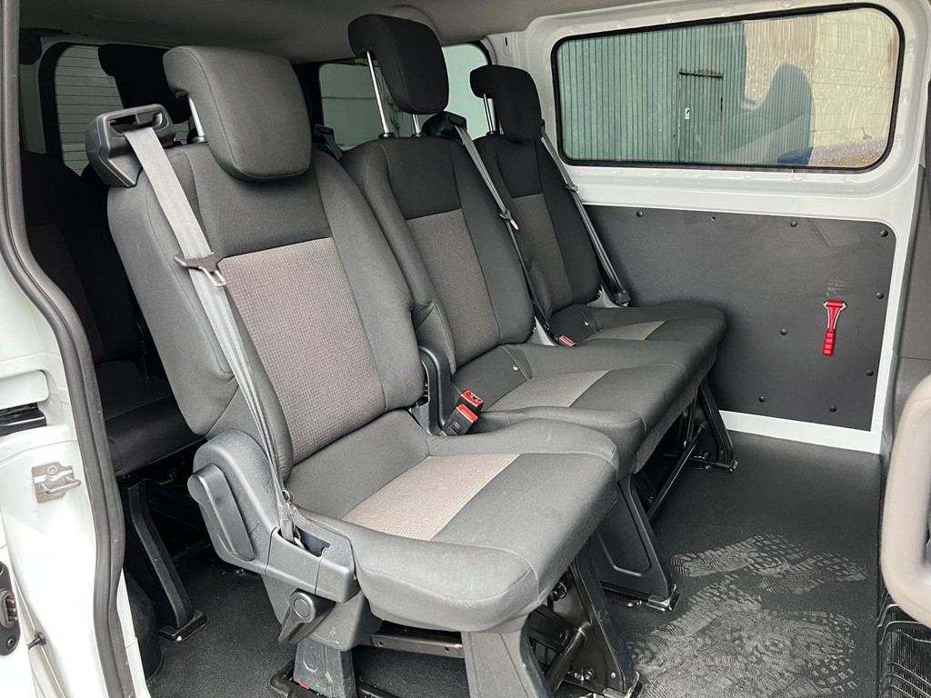 Foto 6 FORD-TRANSIT CUSTOM AMBIENTE 9 PLAZAS
