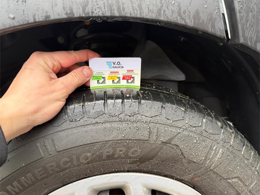 Foto 16 Ford-Transit Trend Doble Cabina 330 L2H2 6 Plazas + Carga LTM