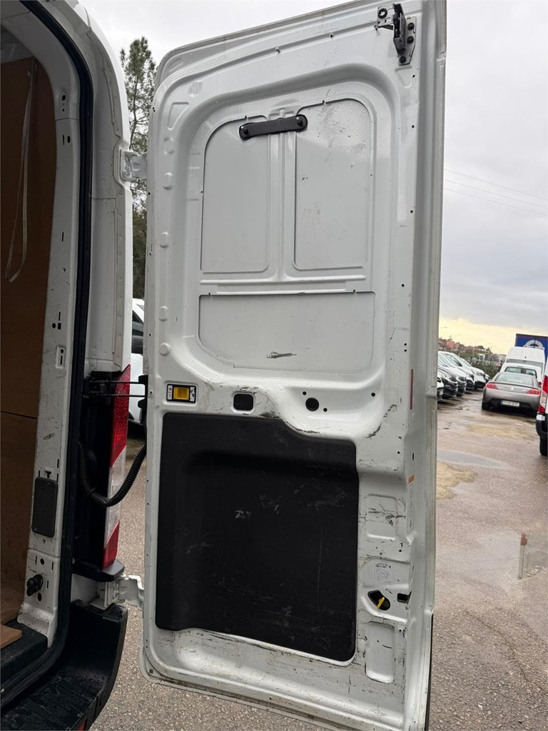 Foto 25 Ford-Transit Trend Doble Cabina 330 L2H2 6 Plazas + Carga LTM