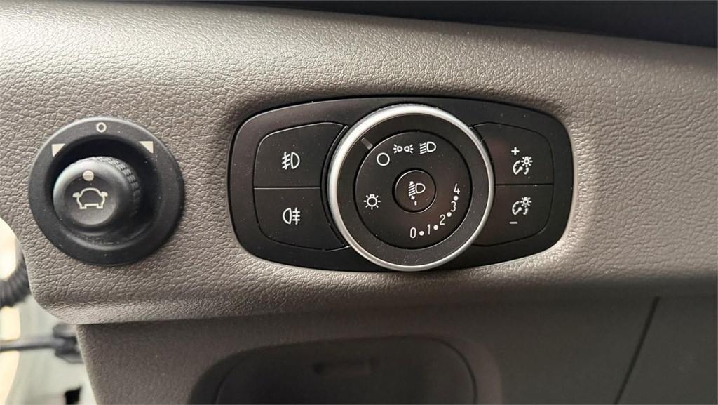 Foto 6 Ford-Transit Trend Doble Cabina 330 L2H2 6 Plazas + Carga LTM