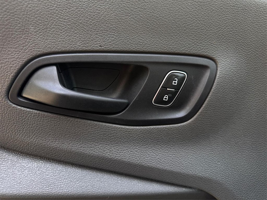 Foto 10 Ford-Transit Trend Doble Cabina 350 L3H2  6 Plazas + Carga LSS