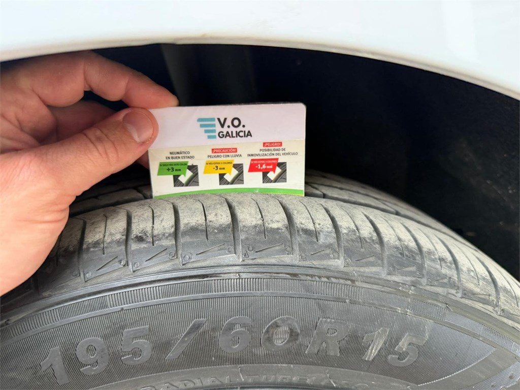 Foto 19 FORD-TRASIT COURIER VAN TREND 6LPH