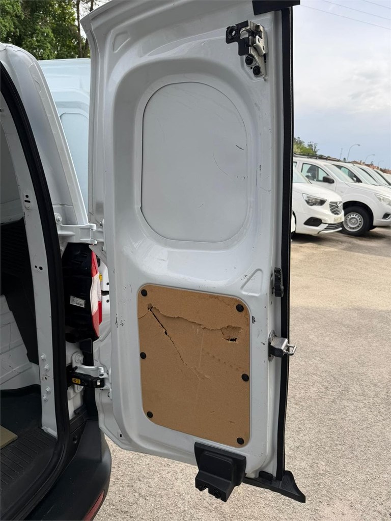 Foto 24 FORD-TRASIT COURIER VAN TREND 6LPH