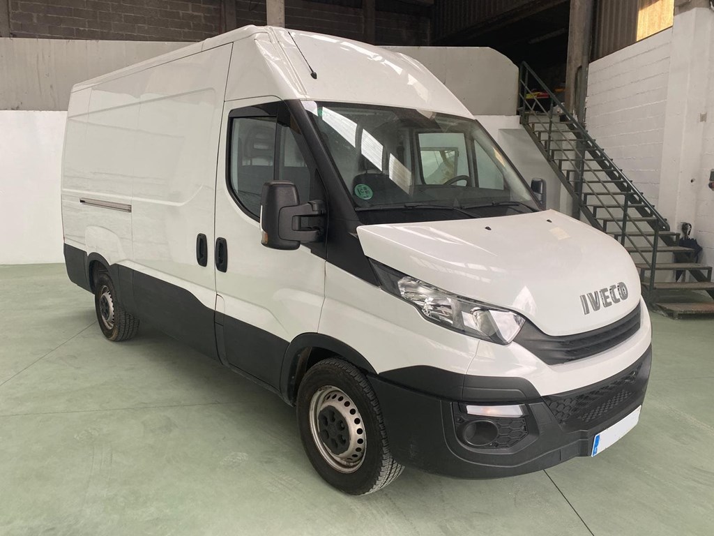 Foto 2 IVECO-DAILY 12M 35S16 