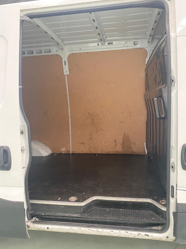 Foto 9 IVECO-DAILY 12M 35S16 