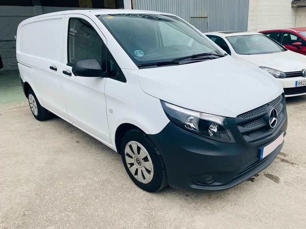 Foto 2 MERCEDES-VITO 111