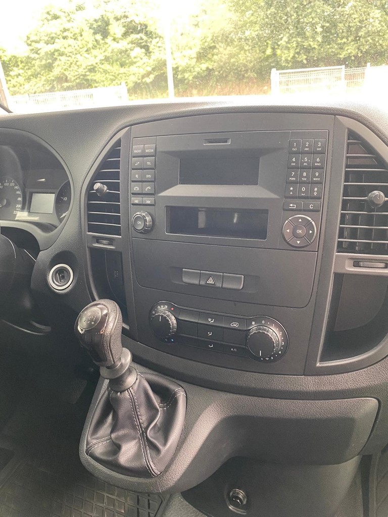 Foto 7 MERCEDES-VITO 111