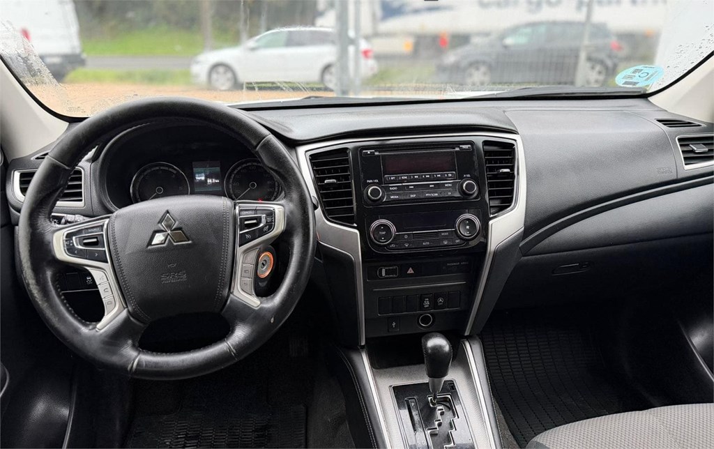 Foto 11 MITSUBISHI-L200 DID Doble Cabina 