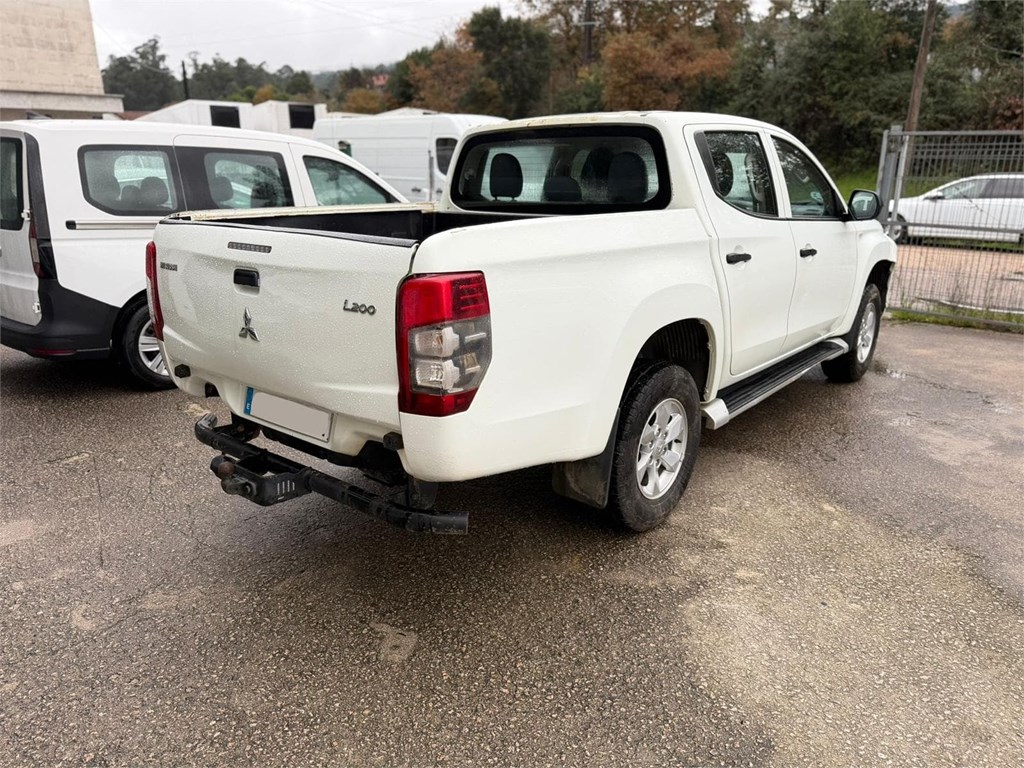 Foto 3 MITSUBISHI-L200 DID Doble Cabina 