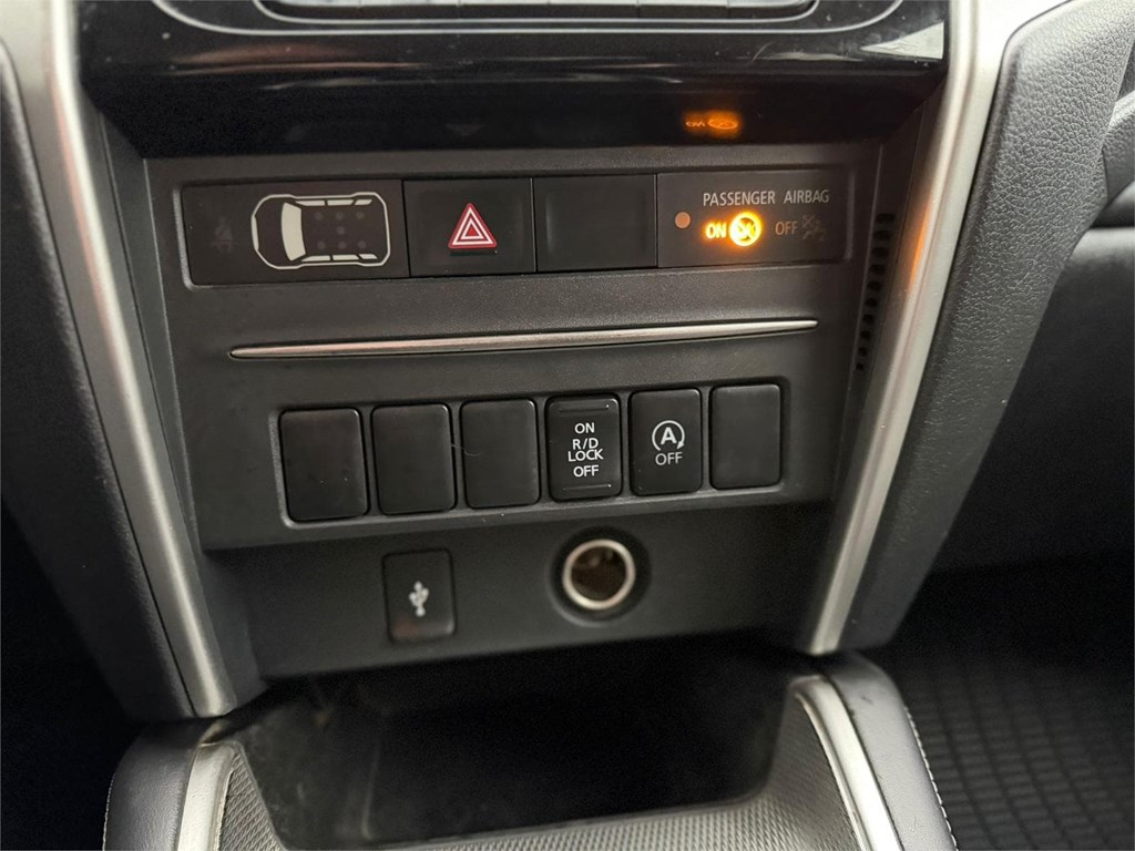 Foto 9 MITSUBISHI-L200 DID Doble Cabina 