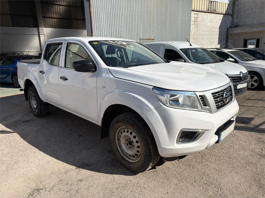 Foto 2 NISSAN-NAVARA Doble Cabina  E6D 4X4 6LWC