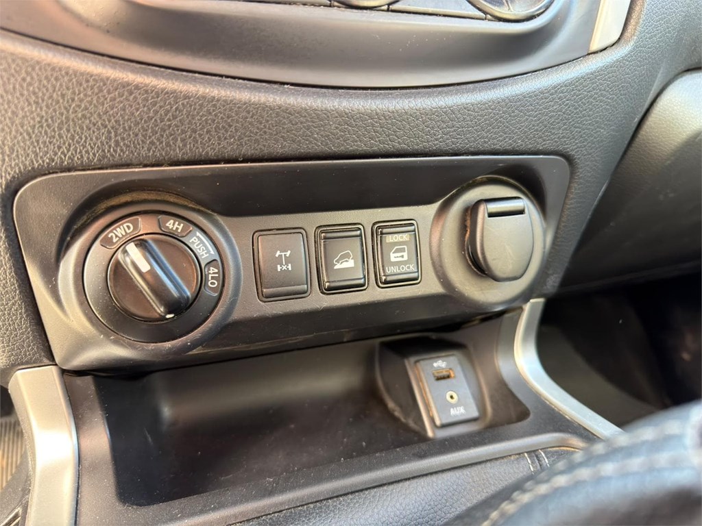 Foto 8 NISSAN-NAVARA Doble Cabina  E6D 4X4 6LWC