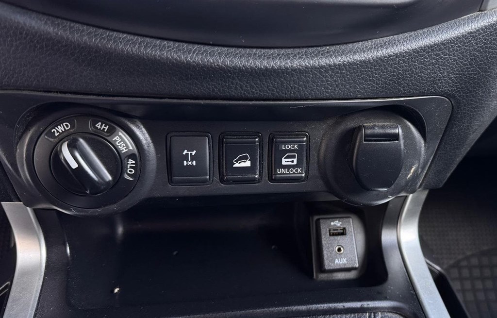 Foto 13 NISSAN-NAVARA Doble Cabina  E6D 4X4 LNT