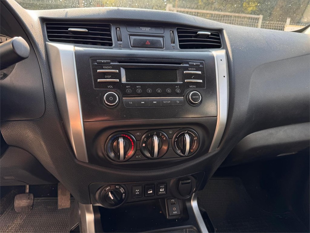 Foto 8 NISSAN-NAVARA Doble Cabina  E6D 4X4 LNT