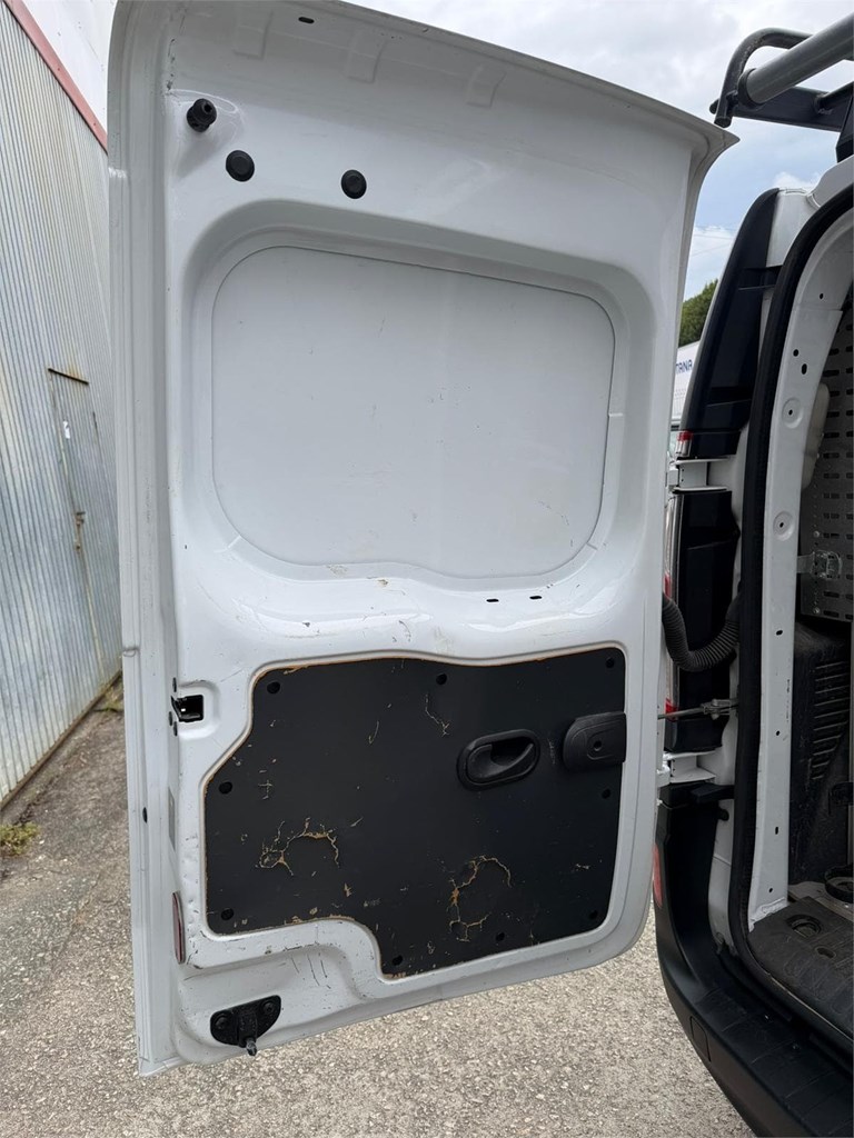 Foto 19 NISSAN-NV250 OPTIMA FURGÓN TALLER 20LLV
