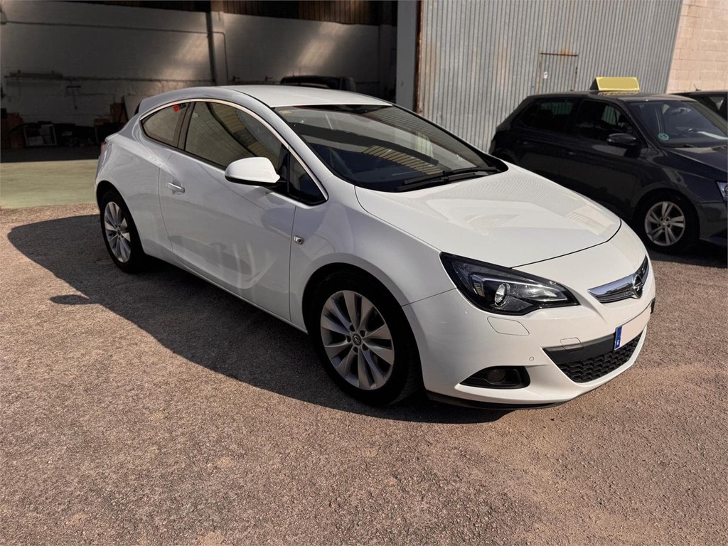 Foto 2 OPEL-ASTRA GTC SPORTIVE