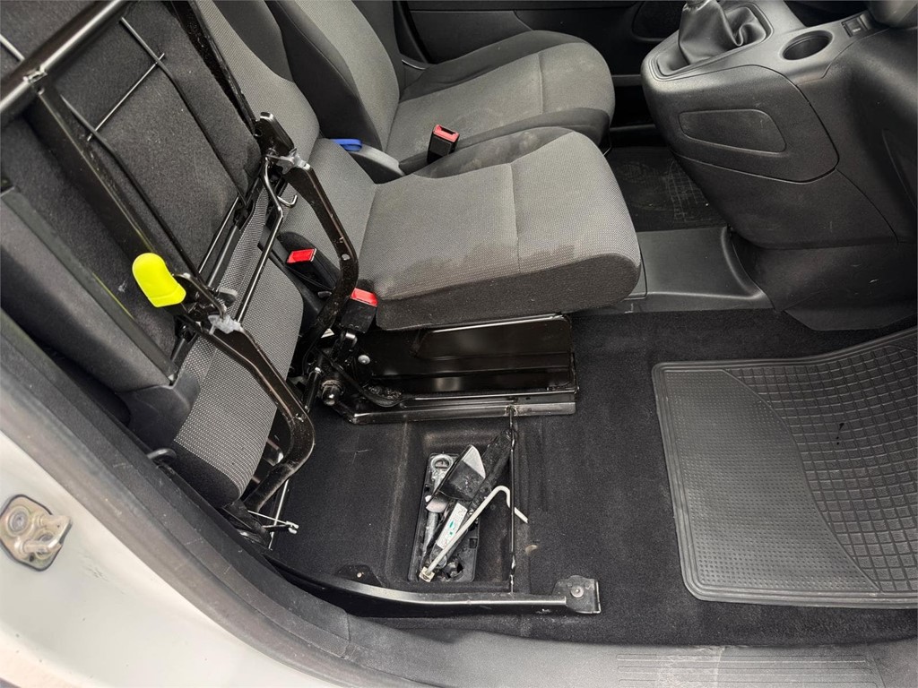 Foto 10 OPEL-COMBO 3PLZ MODUWORK 27LNB