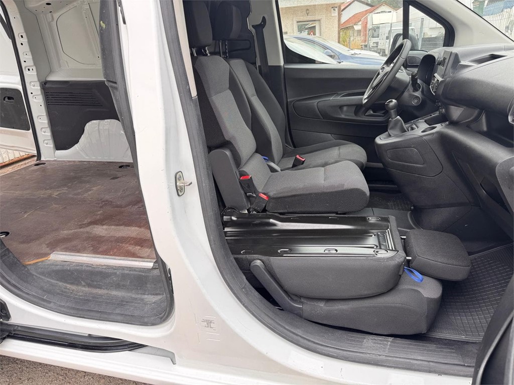 Foto 11 OPEL-COMBO 3PLZ MODUWORK 27LNB