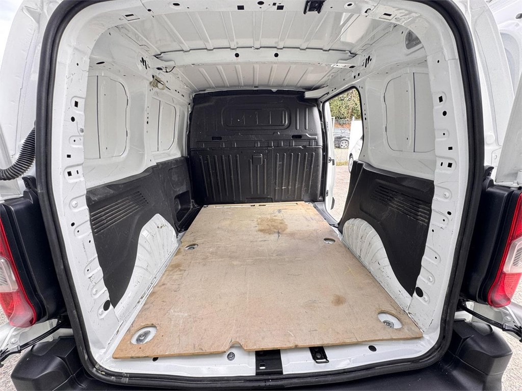 Foto 24 OPEL-COMBO M CARGO 2LTF