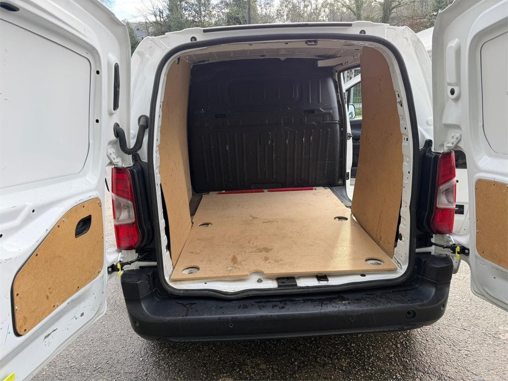 Foto 40 OPEL-COMBO M CARGO MT5  99LVB