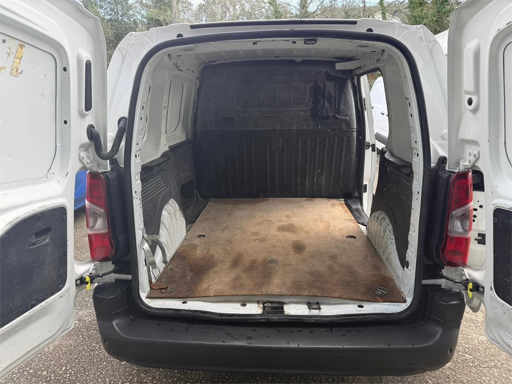Foto 19 OPEL-COMBO M CARGO MT5 S&S 93LTR