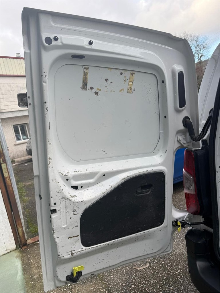 Foto 20 OPEL-COMBO M CARGO MT5 S&S 93LTR