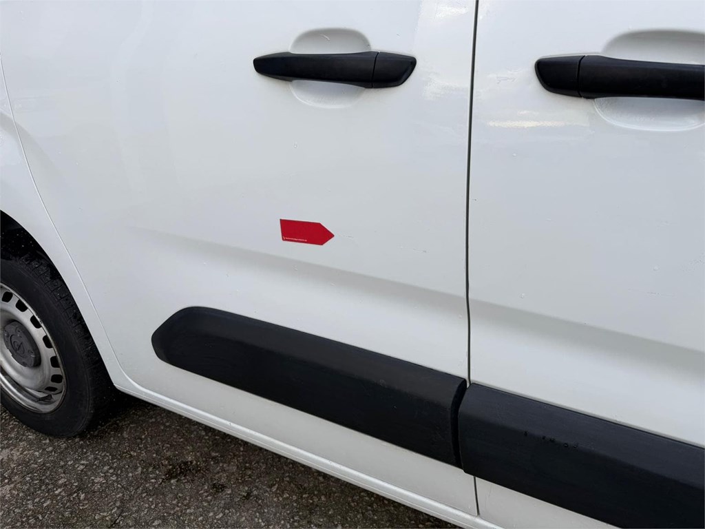 Foto 29 OPEL-COMBO M CARGO MT5 S&S 93LTR