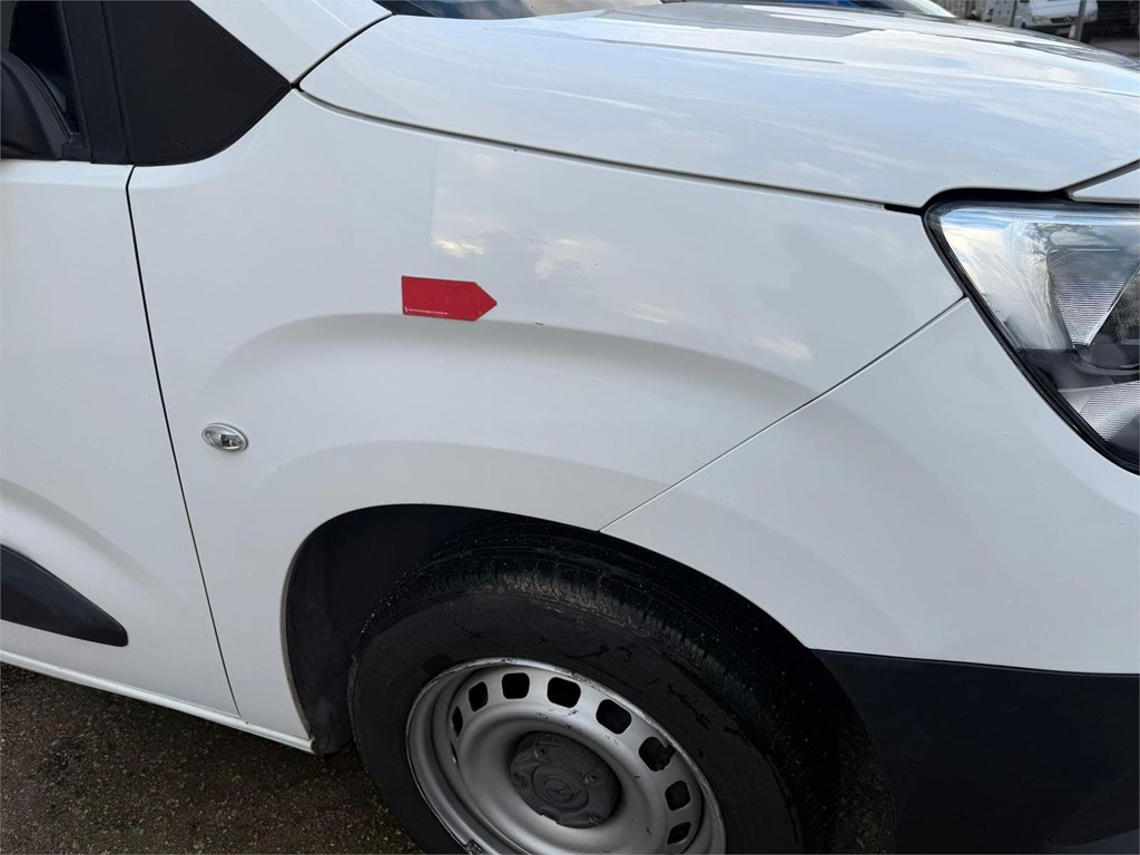 Foto 30 OPEL-COMBO M CARGO MT5 S&S 93LTR